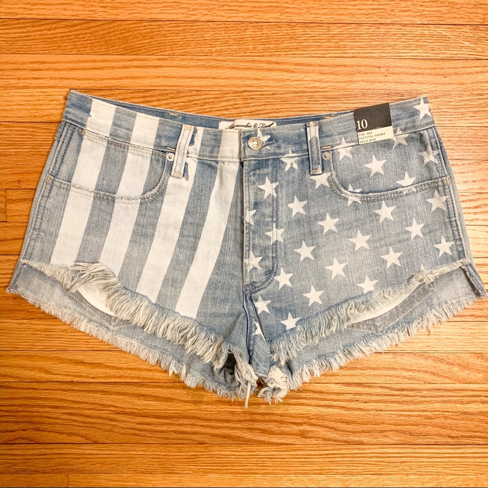 Abercrombie & Fitch High-Rise Festival Short